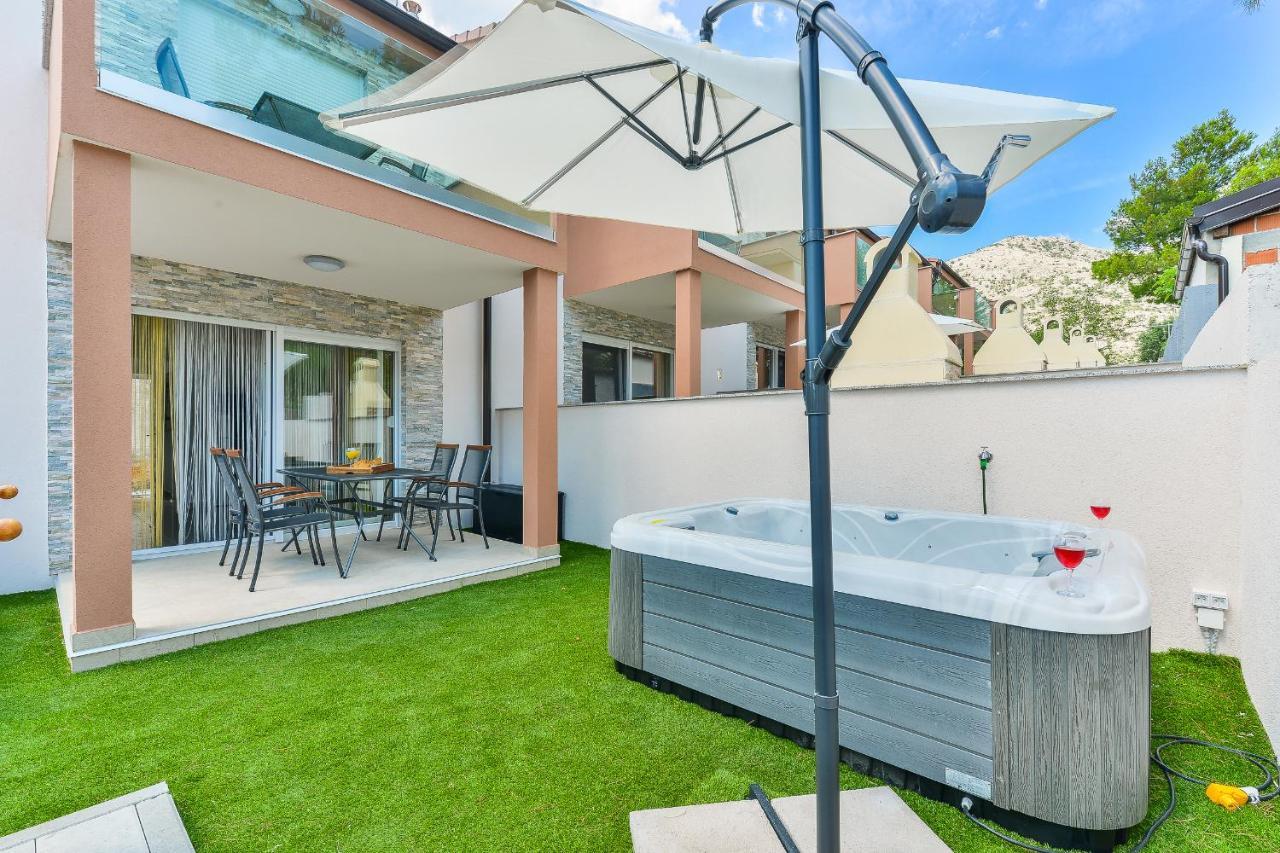 סטאריגרד-פקלניצה Cascada Villas With Private Jacuzzi And Private Parking מראה חיצוני תמונה