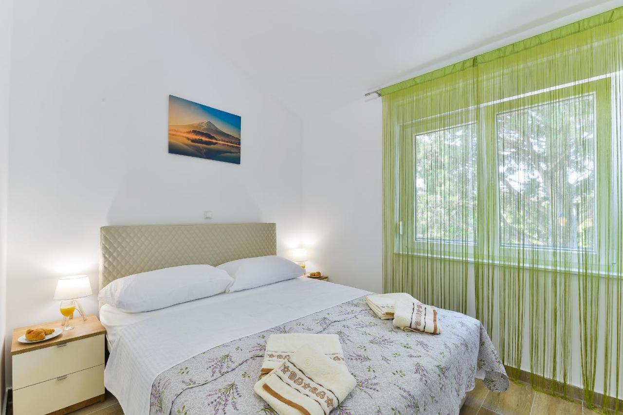 סטאריגרד-פקלניצה Cascada Villas With Private Jacuzzi And Private Parking מראה חיצוני תמונה