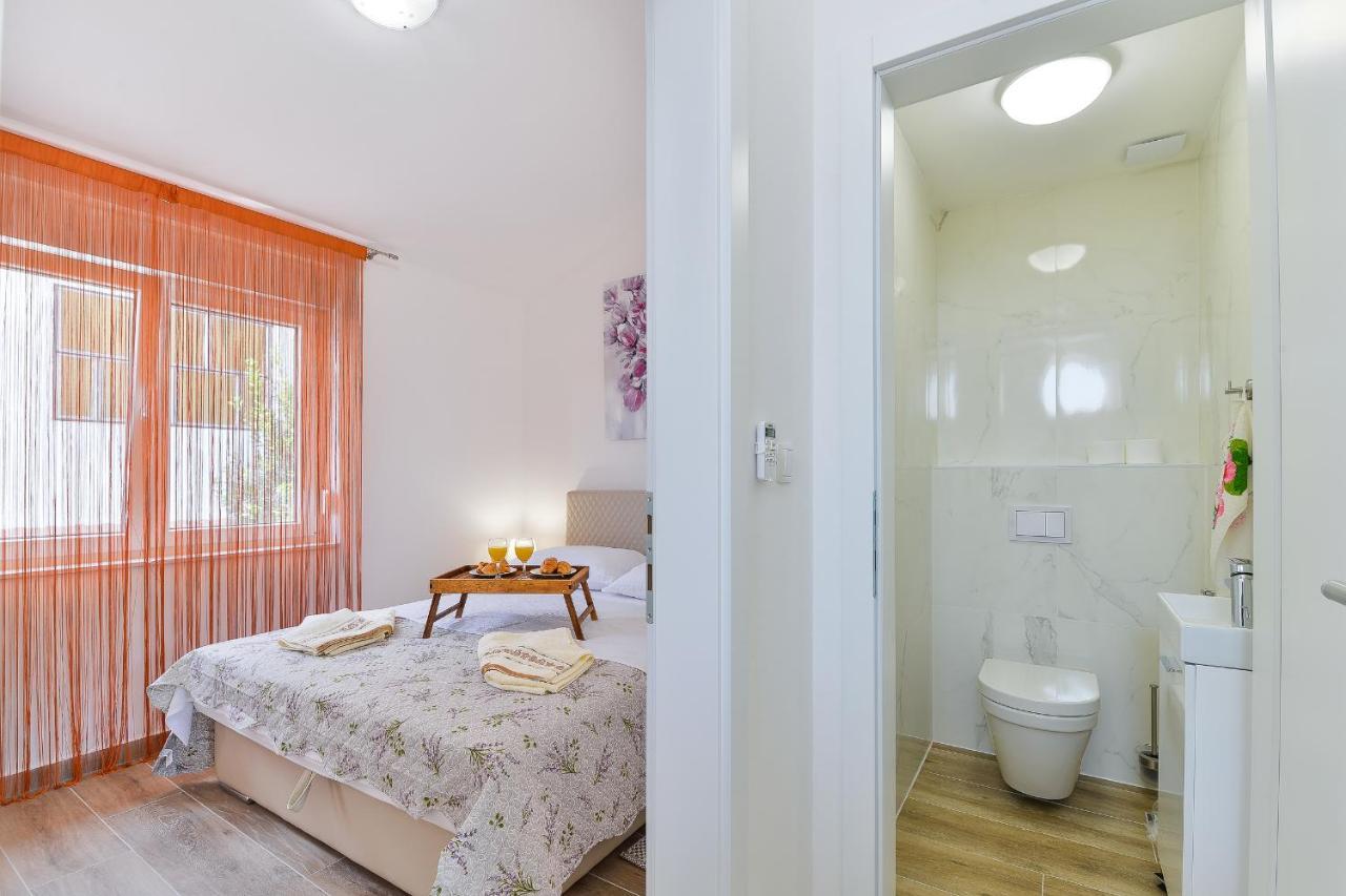 סטאריגרד-פקלניצה Cascada Villas With Private Jacuzzi And Private Parking מראה חיצוני תמונה