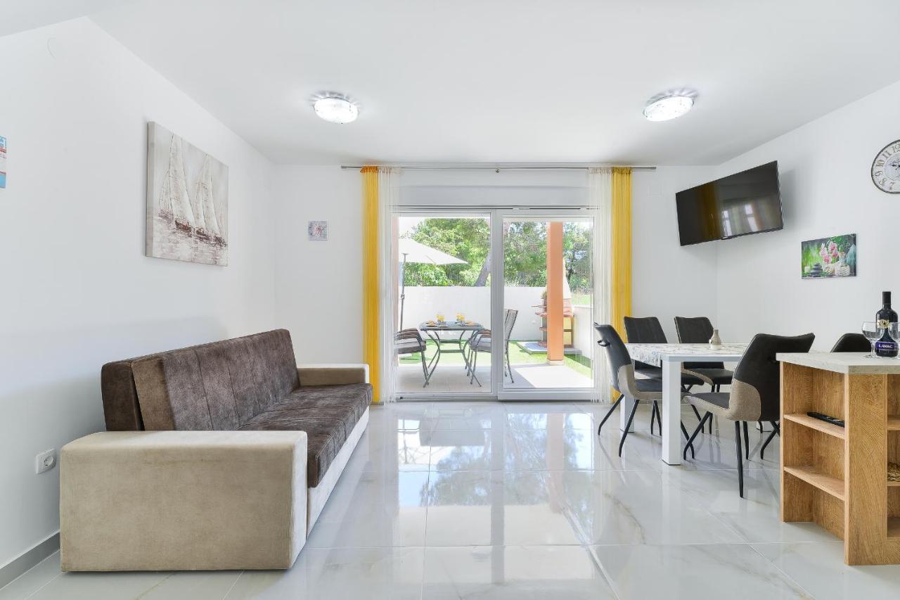סטאריגרד-פקלניצה Cascada Villas With Private Jacuzzi And Private Parking מראה חיצוני תמונה