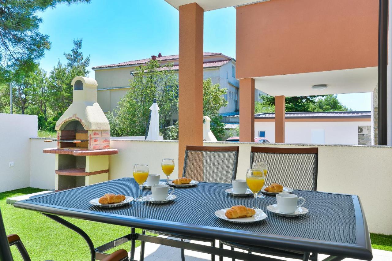 סטאריגרד-פקלניצה Cascada Villas With Private Jacuzzi And Private Parking מראה חיצוני תמונה