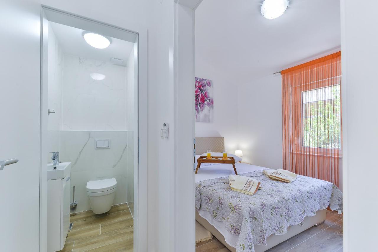 סטאריגרד-פקלניצה Cascada Villas With Private Jacuzzi And Private Parking מראה חיצוני תמונה
